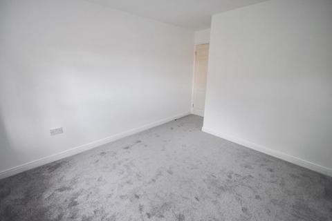 2 bedroom flat to rent - Crown Quay