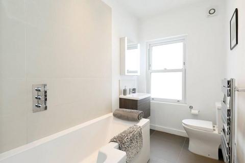 18 Armoury Way, London, SW18 1EZ