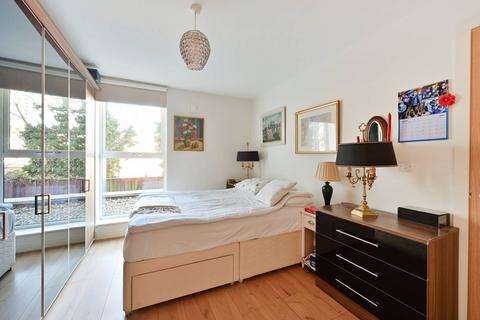 2 bedroom flat for sale, Garratt Lane, Wandsworth Town, London, SW18