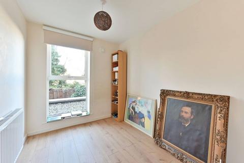 2 bedroom flat for sale - Garratt Lane, Wandsworth Town, London, SW18