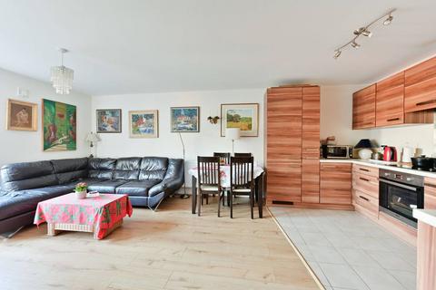 undefined, Garratt Lane, Wandsworth Town, London, SW18