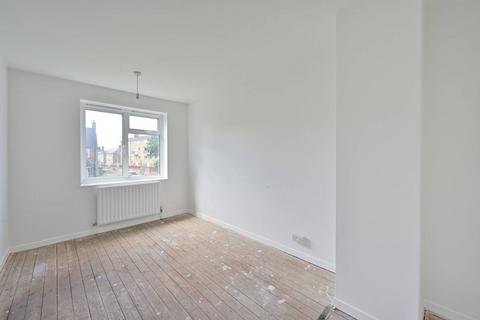 3 bedroom flat for sale, Heathfield Court, The Toastrack, London, SW18