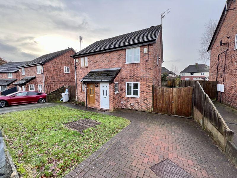 Hertford Close, Congleton 2 bed semidetached house to rent £875 pcm