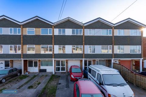 3 bedroom terraced house for sale - Somerton Close, Bridgwater