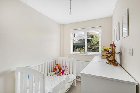 18 Bracken Close, Bookham, Leatherhead, KT23 3ER