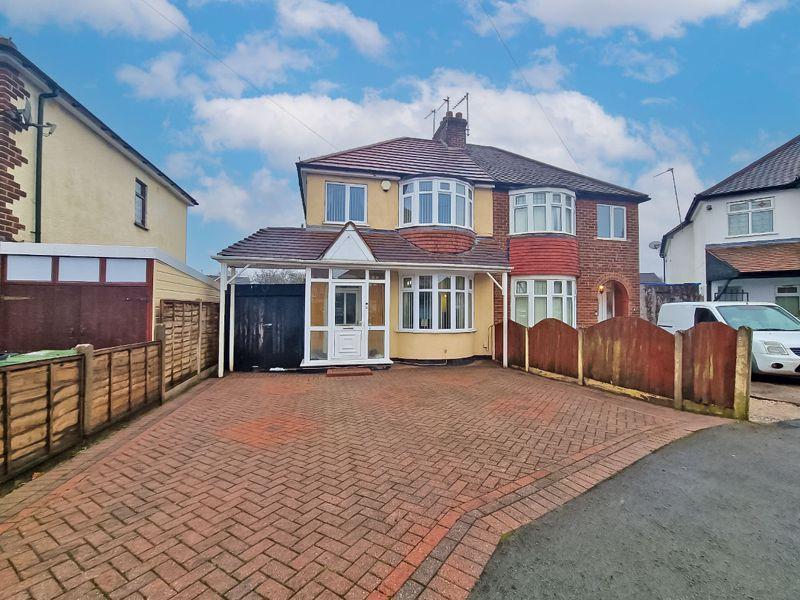 Chester Close, Willenhall 3 bed semidetached house for sale £260,000