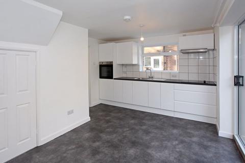 3 bedroom semi-detached house to rent - Riverside Avenue, Telford