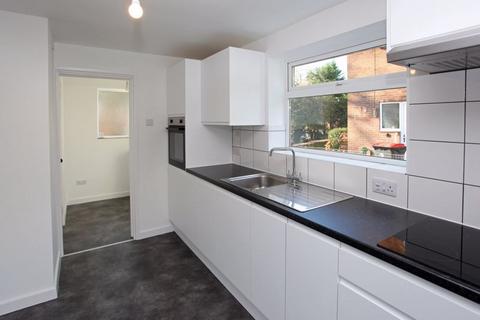 3 bedroom semi-detached house to rent - Riverside Avenue, Telford