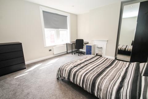 4 bedroom terraced house to rent, Ash Road, Headingley, Leeds, LS6