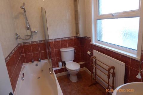 2 bedroom flat to rent, Pentre Road, St Clears,