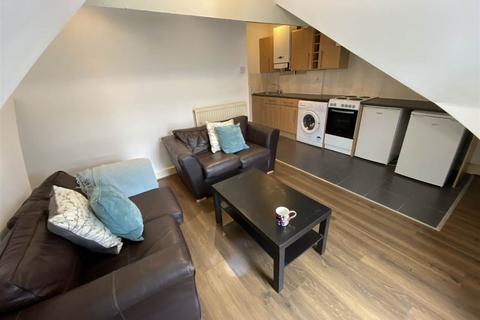 2 bedroom flat to rent - Claude Road, Roath, Cardiff