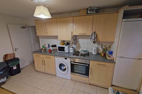 3 bedroom flat to rent - Richmond Road, Roath, Cardiff