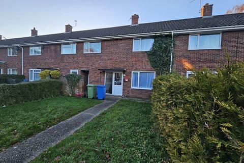 5 bedroom terraced house to rent, Northfields