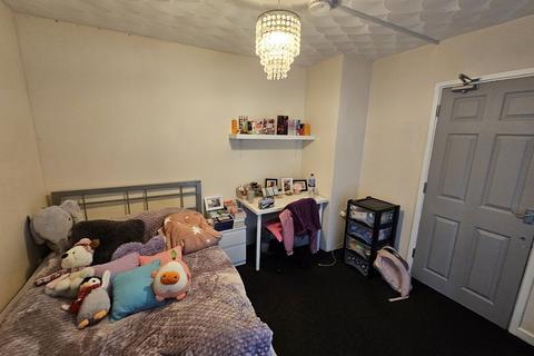 5 bedroom terraced house to rent, Northfields