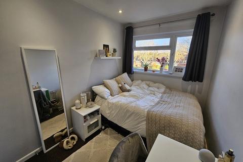 6 bedroom terraced house to rent - Northfields