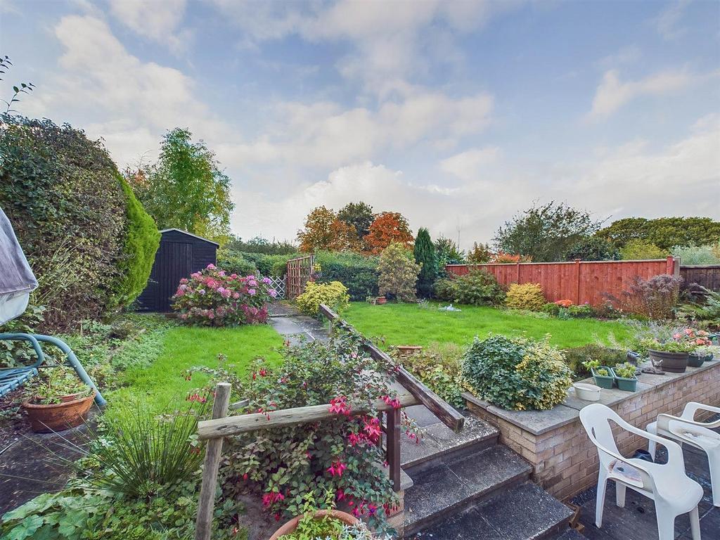Broadlands Drive, Malvern 2 bed semidetached bungalow for sale £265,000