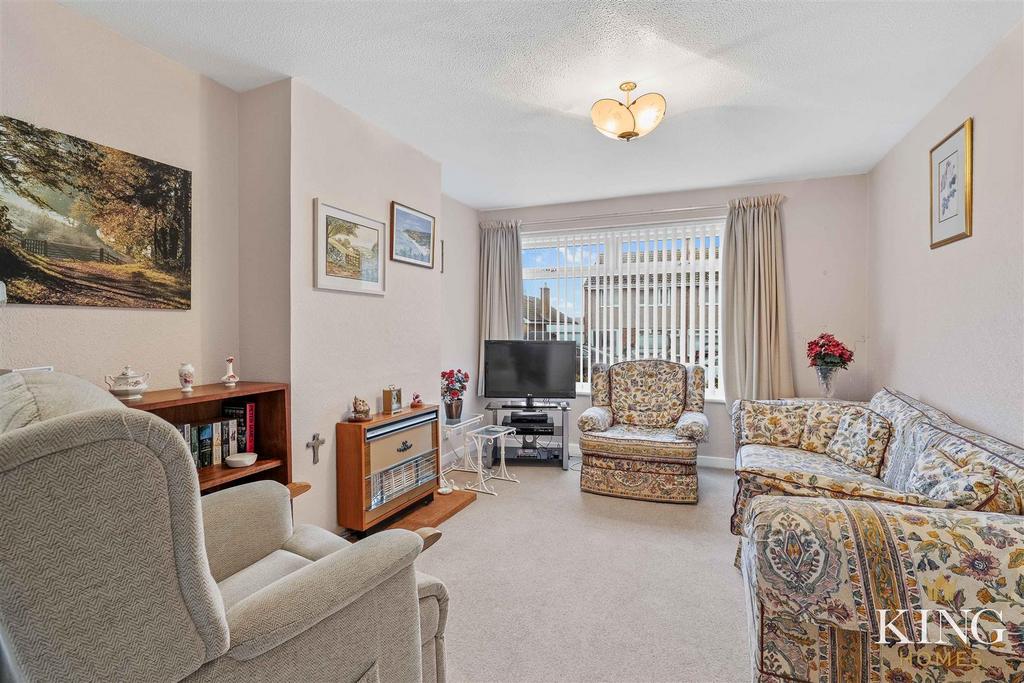 St. Judes Avenue, Studley 3 bed semidetached house for sale £260,000