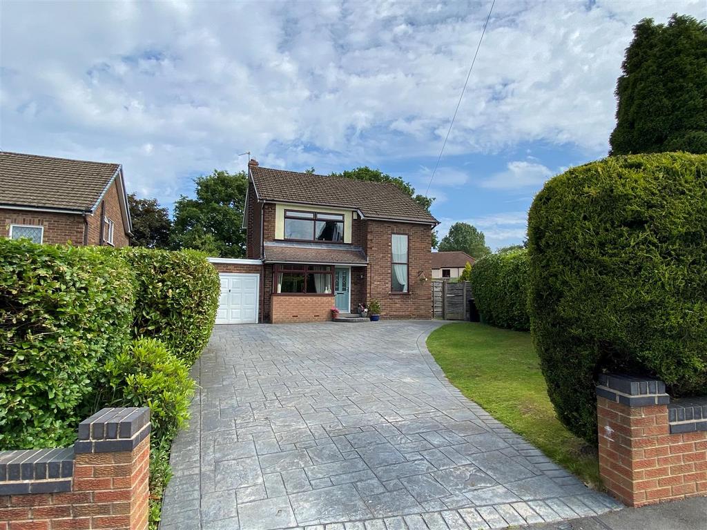 Grasmere Crescent, High Lane 3 bed detached house for sale £485,000