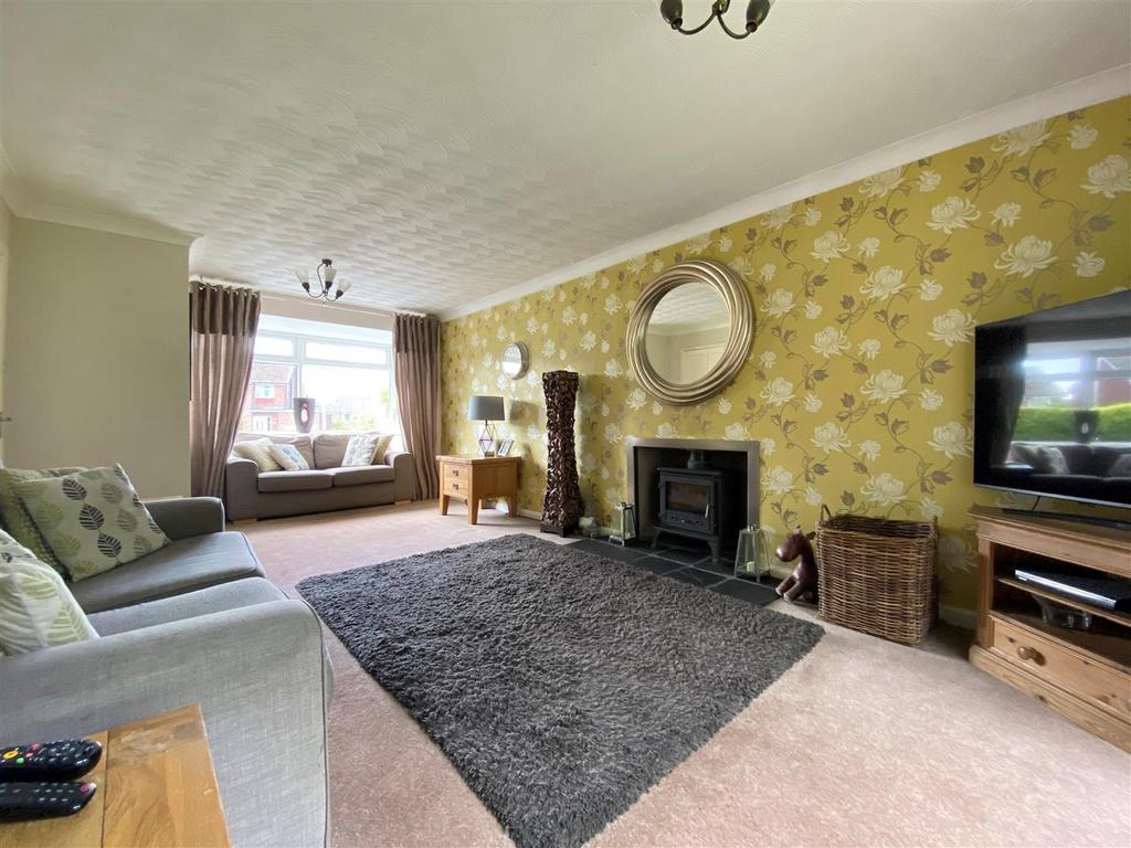 Grasmere Crescent, High Lane 3 bed detached house for sale £485,000