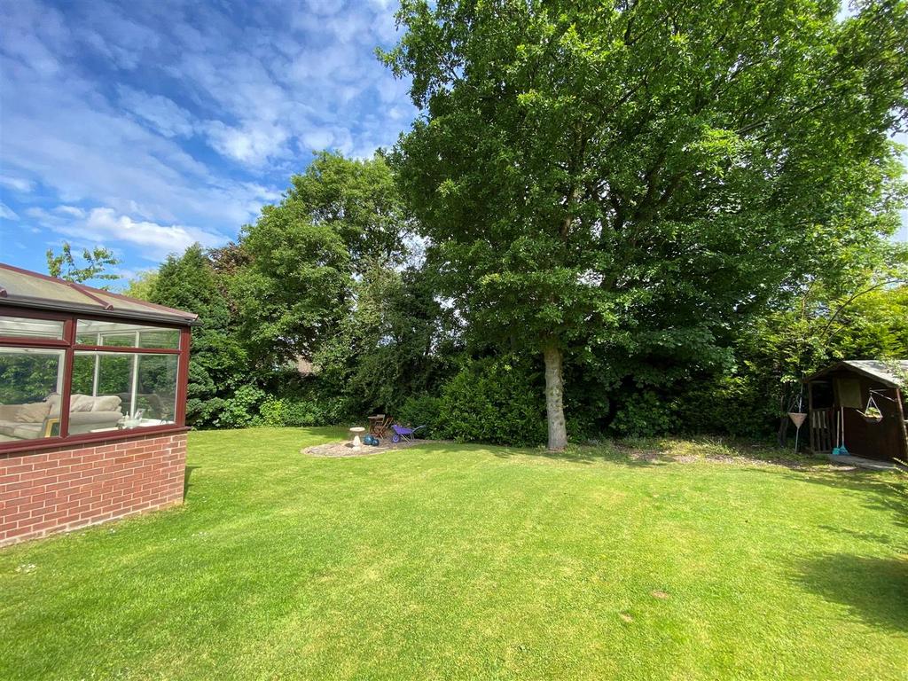 Grasmere Crescent, High Lane 3 bed detached house for sale £485,000