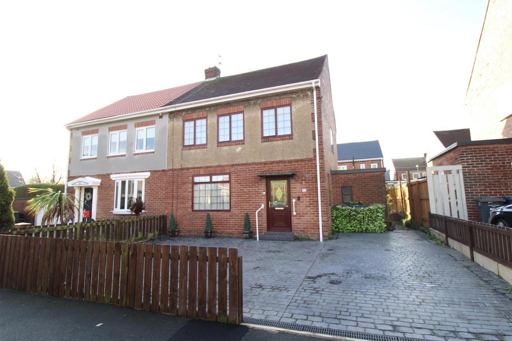 Dorset Avenue, Hebburn 3 bed semidetached house for sale £145,000
