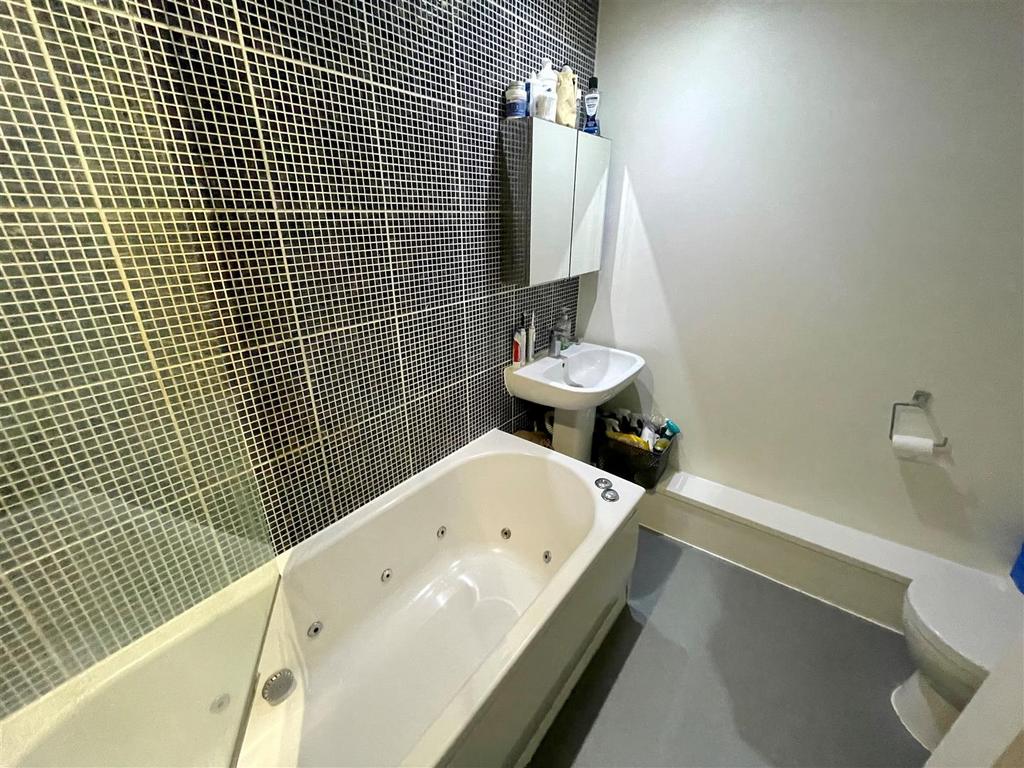Bathroom.jpg