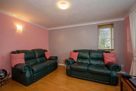 8 Copper Beeches, Penwortham, Preston, PR1 9EG
