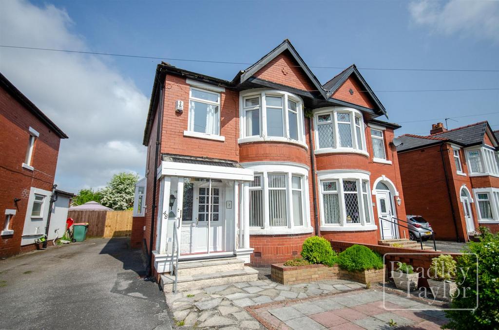 Glenluce Drive, Preston PR1 3 bed semidetached house for sale £180,000