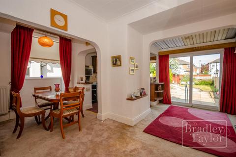 48 Glenluce Drive, Preston, PR1 5TD