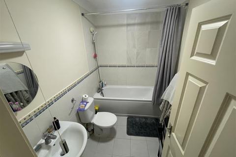 2 bedroom flat for sale, 15 Portchester Road.