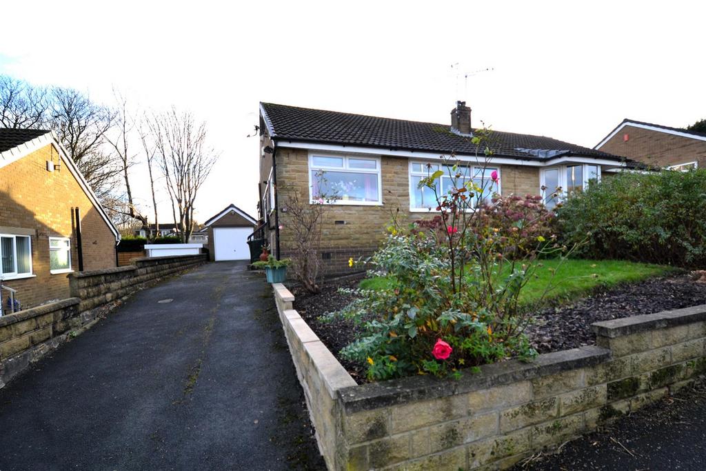 Markfield Drive, Low Moor 2 bed semidetached bungalow for sale £172,500