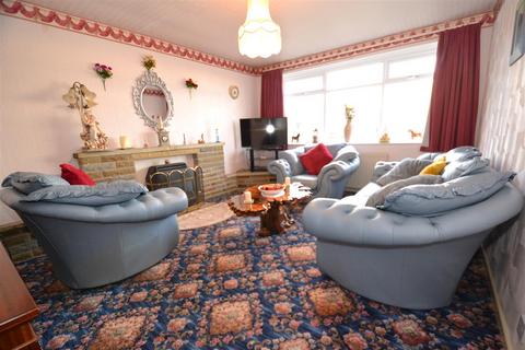 10 Markfield Drive, Low Moor, Bradford, BD12 0UN