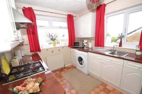 10 Markfield Drive, Low Moor, Bradford, BD12 0UN