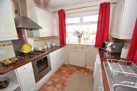 10 Markfield Drive, Low Moor, Bradford, BD12 0UN