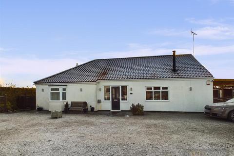 4 bedroom detached bungalow for sale, Wansford Road, Driffield