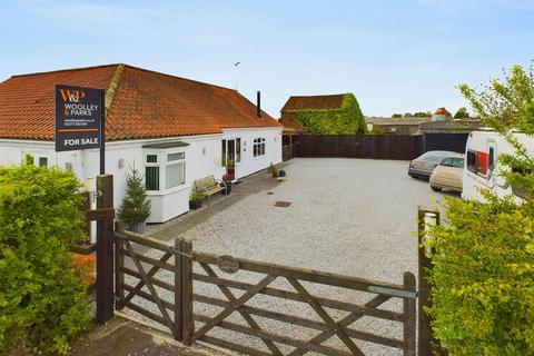4 bedroom detached bungalow for sale, Wansford Road, Driffield