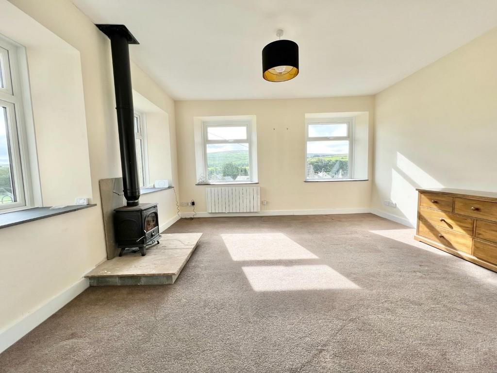 High Town, Westgate, Weardale 2 bed apartment £600 pcm (£138 pw)