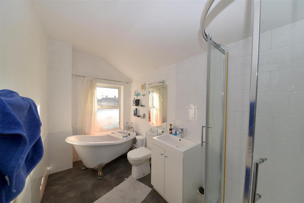 Bathroom.JPG