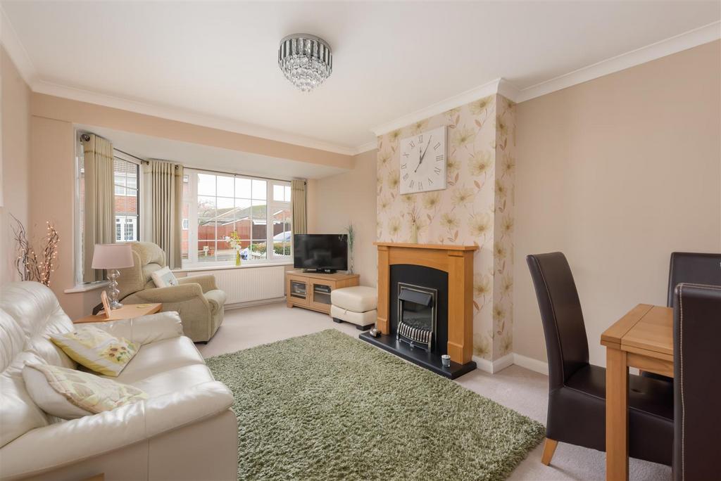 Shamrock Avenue, Whitstable 2 bed semidetached bungalow for sale £