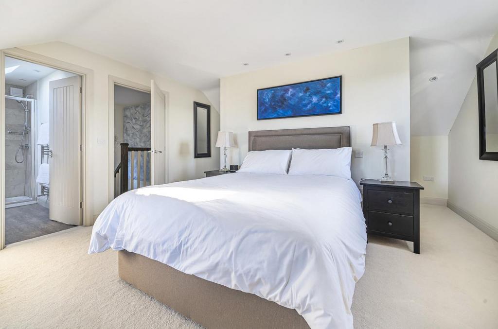 MASTER BEDROOM with EN SUITE
