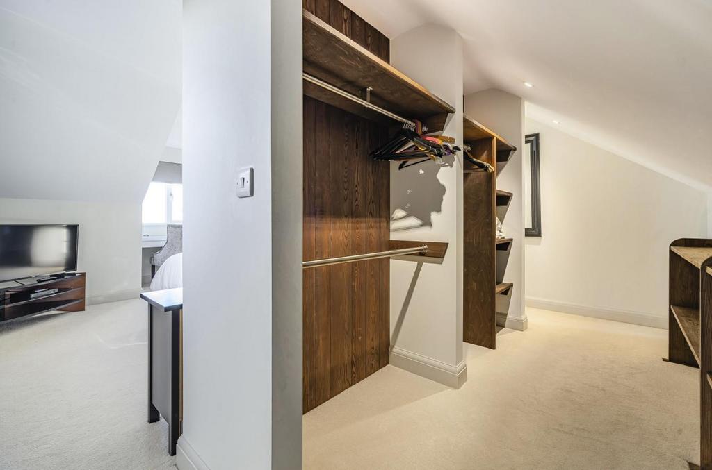 MASTER BEDROOM with EN SUITE
