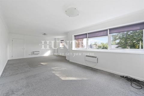 3 bedroom flat for sale, Acol Road, NW6