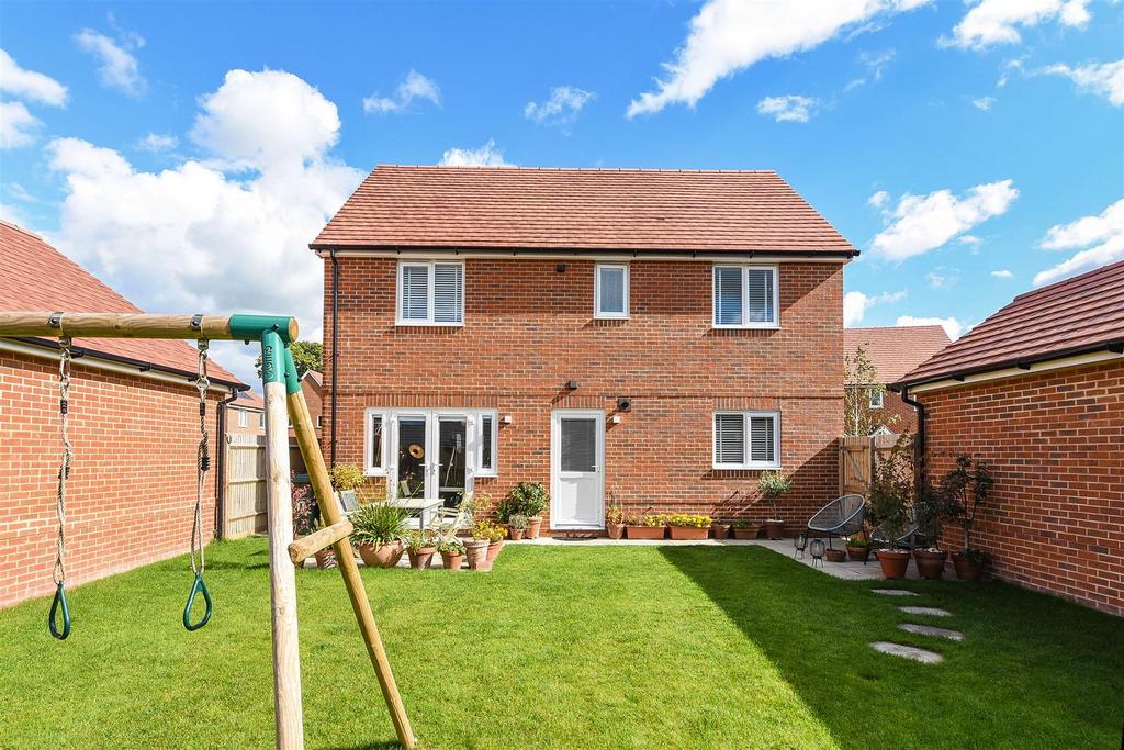 Locks Farm Lane, Chichester 4 bed detached house £563,500