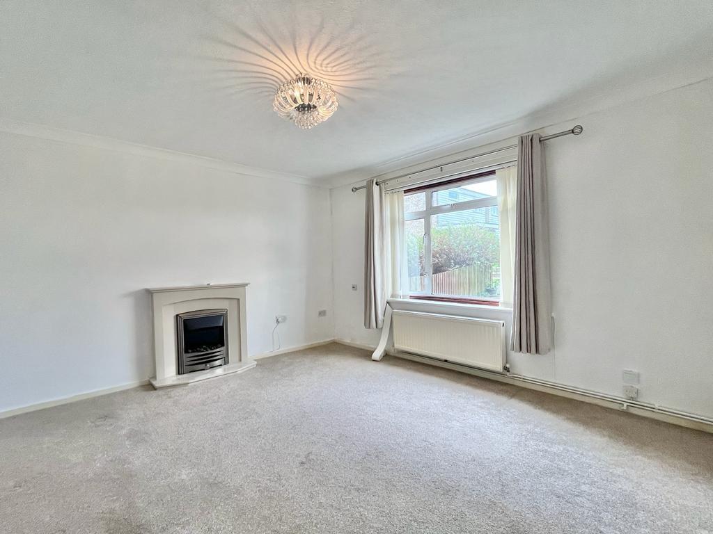 Linden Close, Eastbourne 3 bed terraced house £240,000