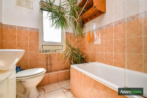 3 bedroom terraced house for sale, Woodhouse Road, North Finchley N12