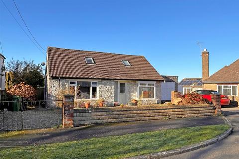 3 bedroom bungalow for sale, Lyddons Mead, Chard
