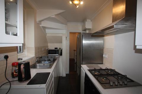 327 Bishopsford Road, Morden, SM4 6BW