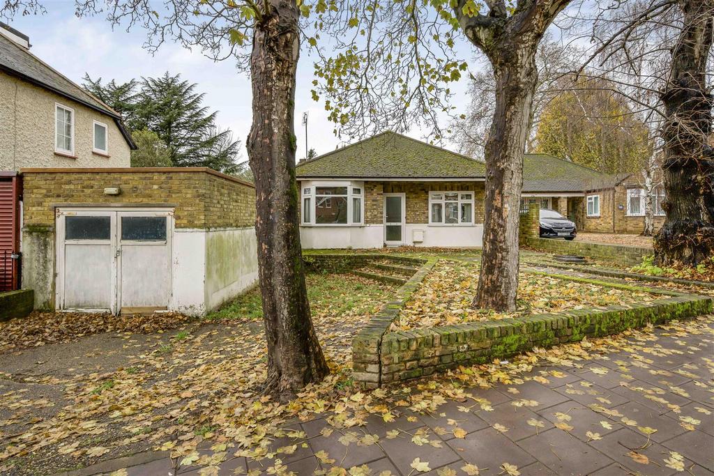 Ridgeway Road, Isleworth 3 bed detached bungalow for sale £799,950