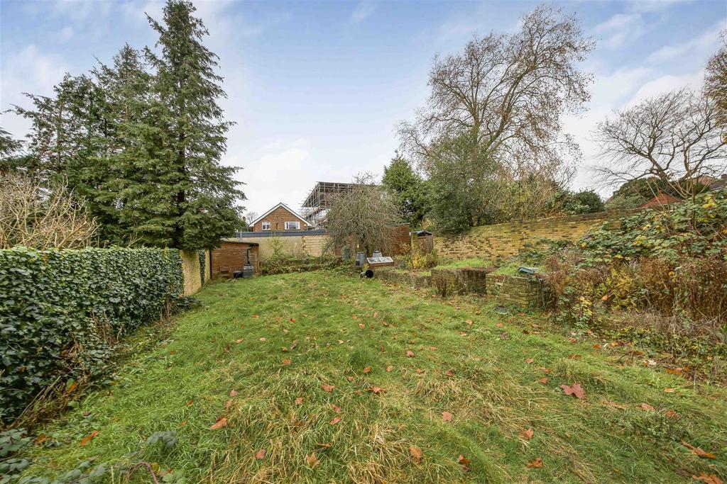 Ridgeway Road, Isleworth 3 bed detached bungalow for sale £799,950