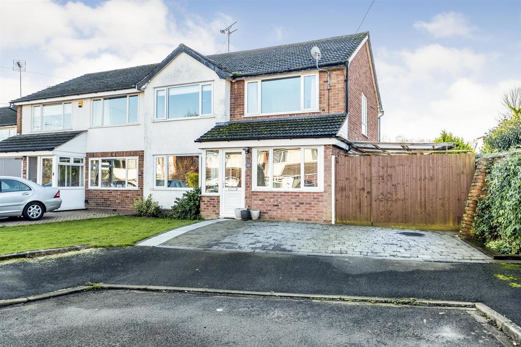 St. Christophers Close, Warwick 3 bed semidetached house for sale £